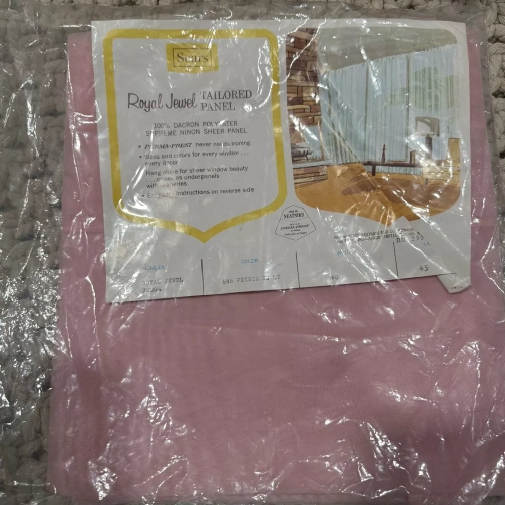 NOS Sears Royal Jewel Tailored Panel Fiesta Pink 40x45” Dacron Polyester
